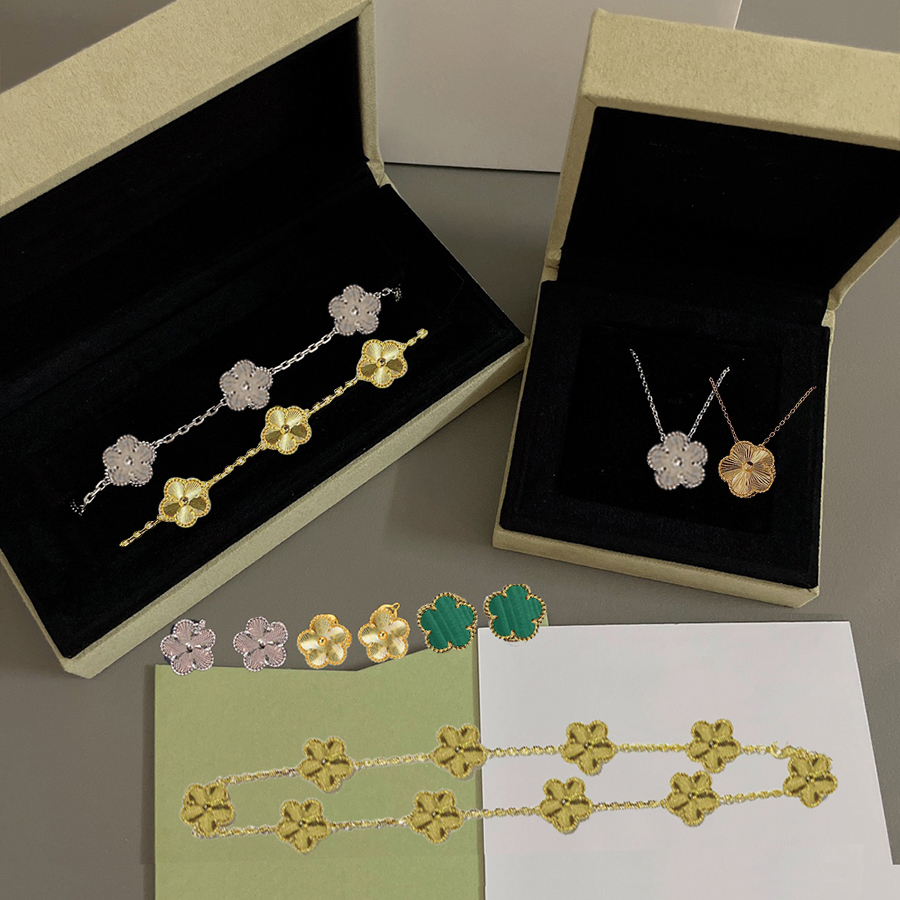 Designer Bracelet Necklace Earrings Available For Women Designer Jewelry Classic Clover Bracelet Flowers Design Womens Mother Wedding Gift