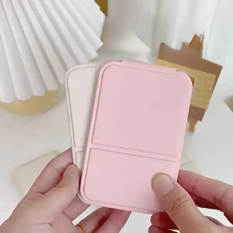 Woman MINI Folding Makeup Mirror High-quality Portable Pocket Makeup Mirror Single-side Creative Women Solid Color Handle Desk H260324