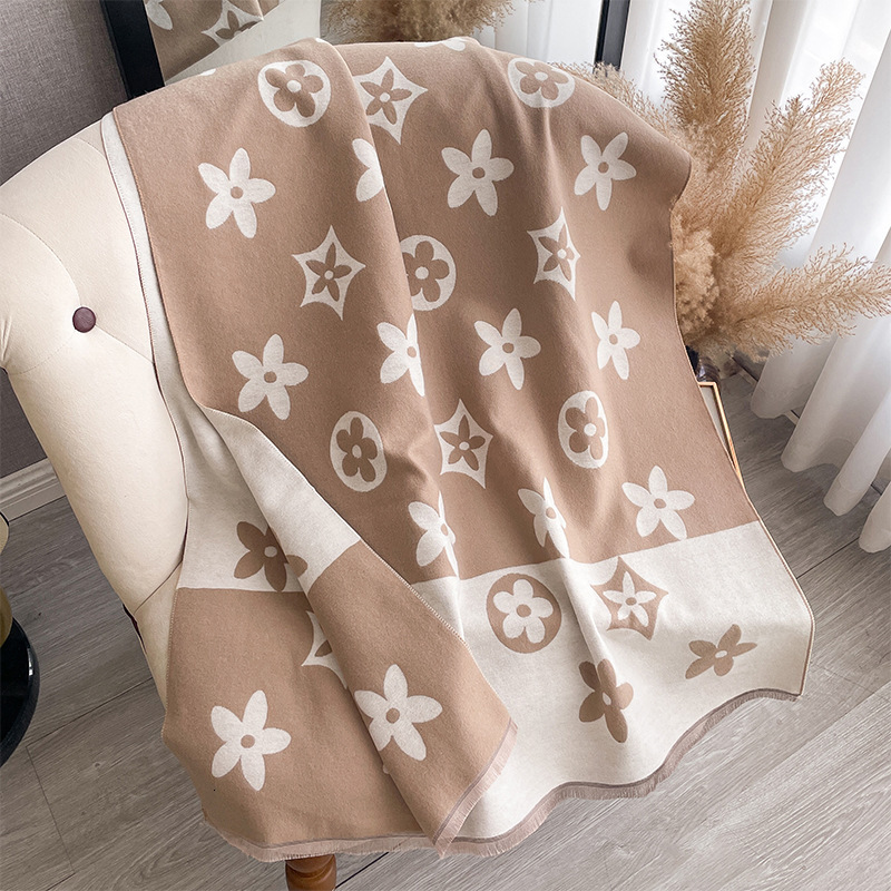 Semi-sheepskin Minimalist Style Embroidered Five-pointed Star Decoration Double-sided Warm Scarf Women's Shawl Designer Scarf