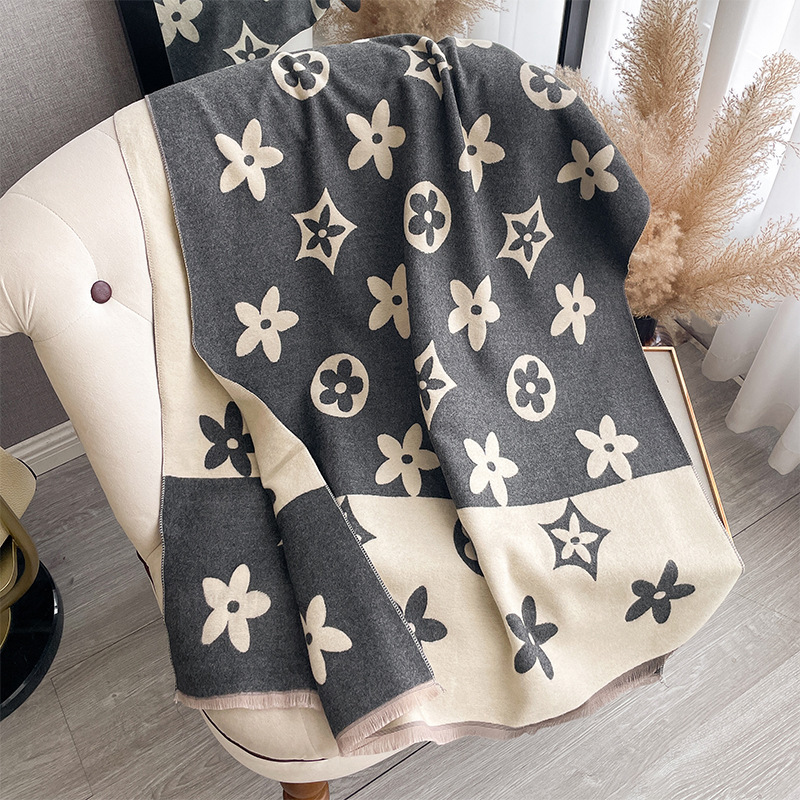 Semi-sheepskin Minimalist Style Embroidered Five-pointed Star Decoration Double-sided Warm Scarf Women's Shawl Designer Scarf