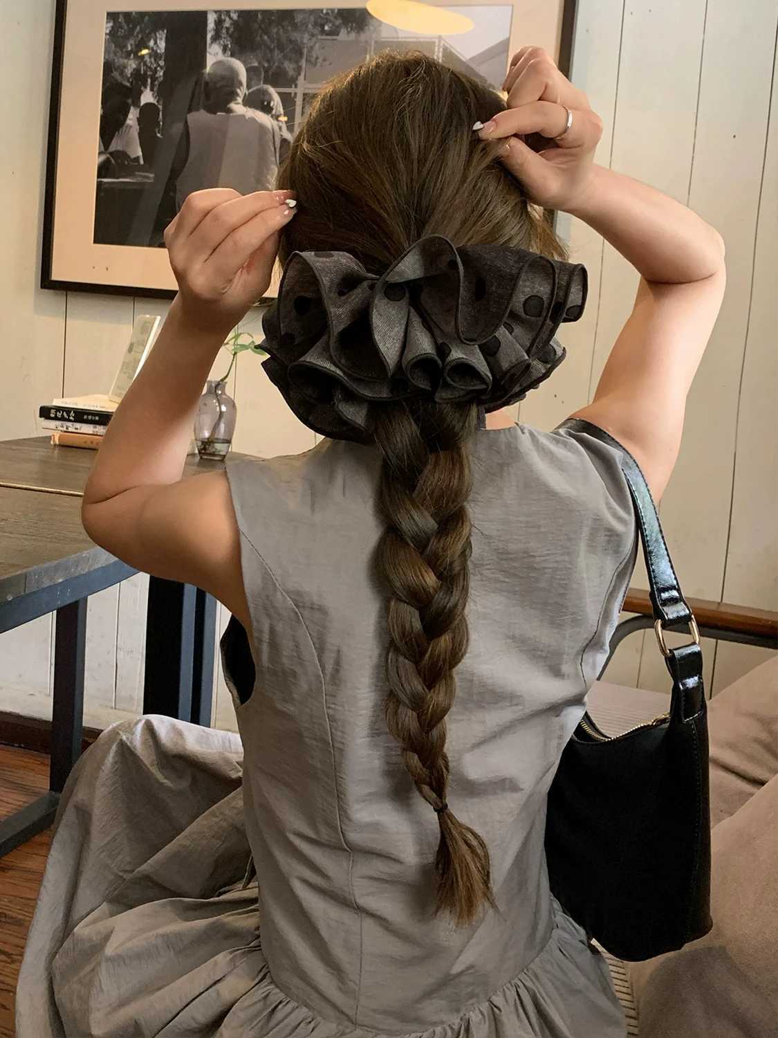 1pc Korean-style gray sweet polka dot fabric fashion skirt-shaped large scrunchie 2025 new French-style elegant hair tie H260324