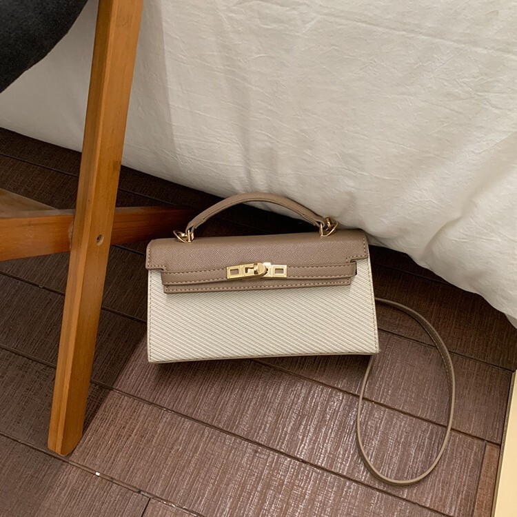 Niche design high-quality handbag for women, 2026 spring new model, exquisite light luxury versatile shoulder and crossbody bag