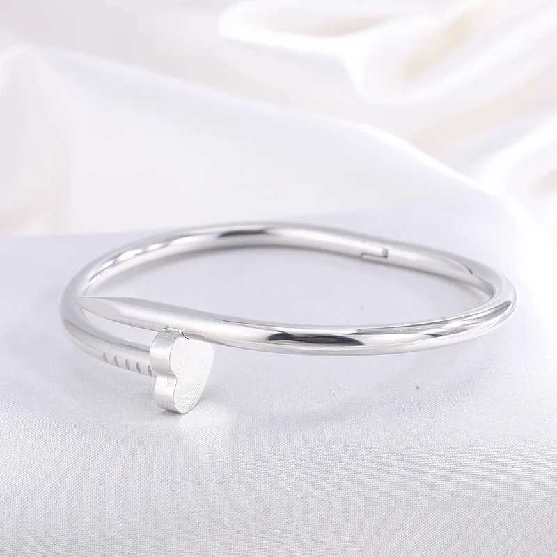 1Pcs Silver Stainless Steel Heart-shaped Women Advanced and Non Fading Titanium Steel Jewelry H260323 - view 7