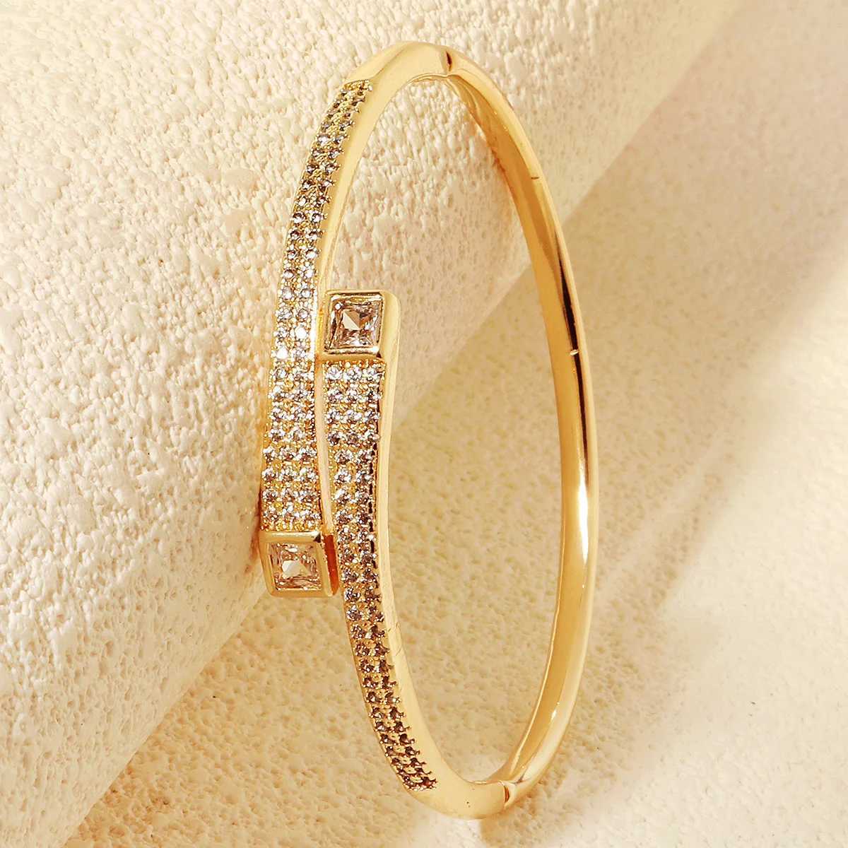Simple Studded for Women Classic Copper and Zirconium Opening Bangle Daily Jewelry Accessories As Gifts H260323 - view 4