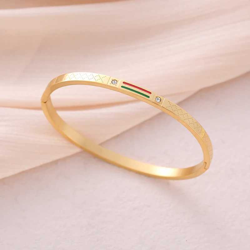 Womens Red Green Dual Tone Drop Adhesive with Fashionable Mesh Pattern Rhinestone Inlaid Stainless Steel Jewelry H260323 - view 3