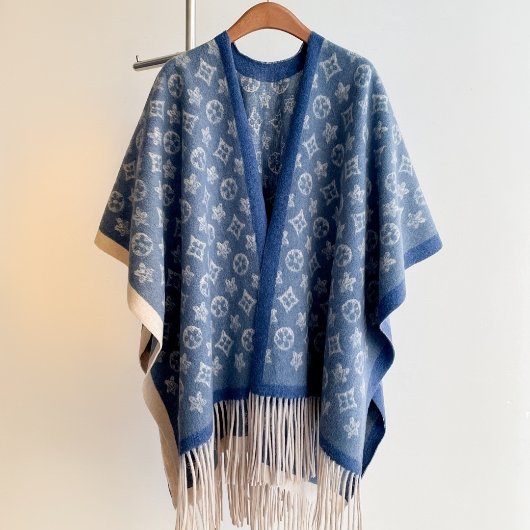 Luxurious Yet Refined Segmented Fringes Designer Scarf Outdoor Sports Warm Blanket Fashionable And Elegant Combination