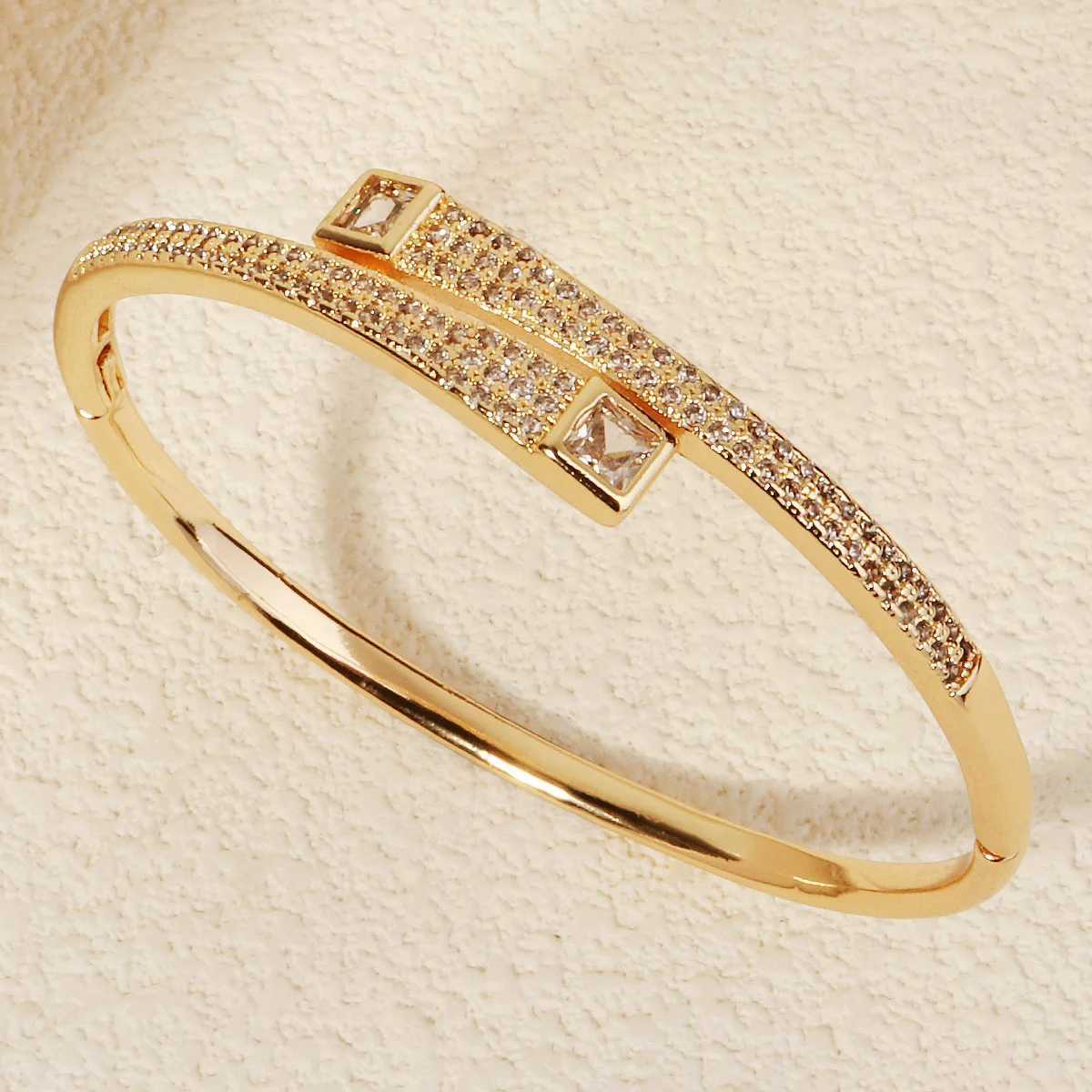 Simple Studded for Women Classic Copper and Zirconium Opening Bangle Daily Jewelry Accessories As Gifts H260323 - view 3