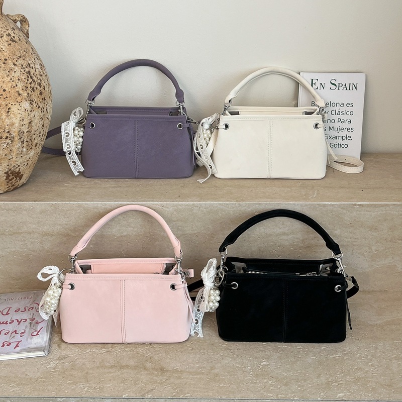 Niche Design Vintage Handbag for Women, 2026 Spring New Model, High-Quality Texture, Light Luxury Trendy Shoulder and Crossbody Bag