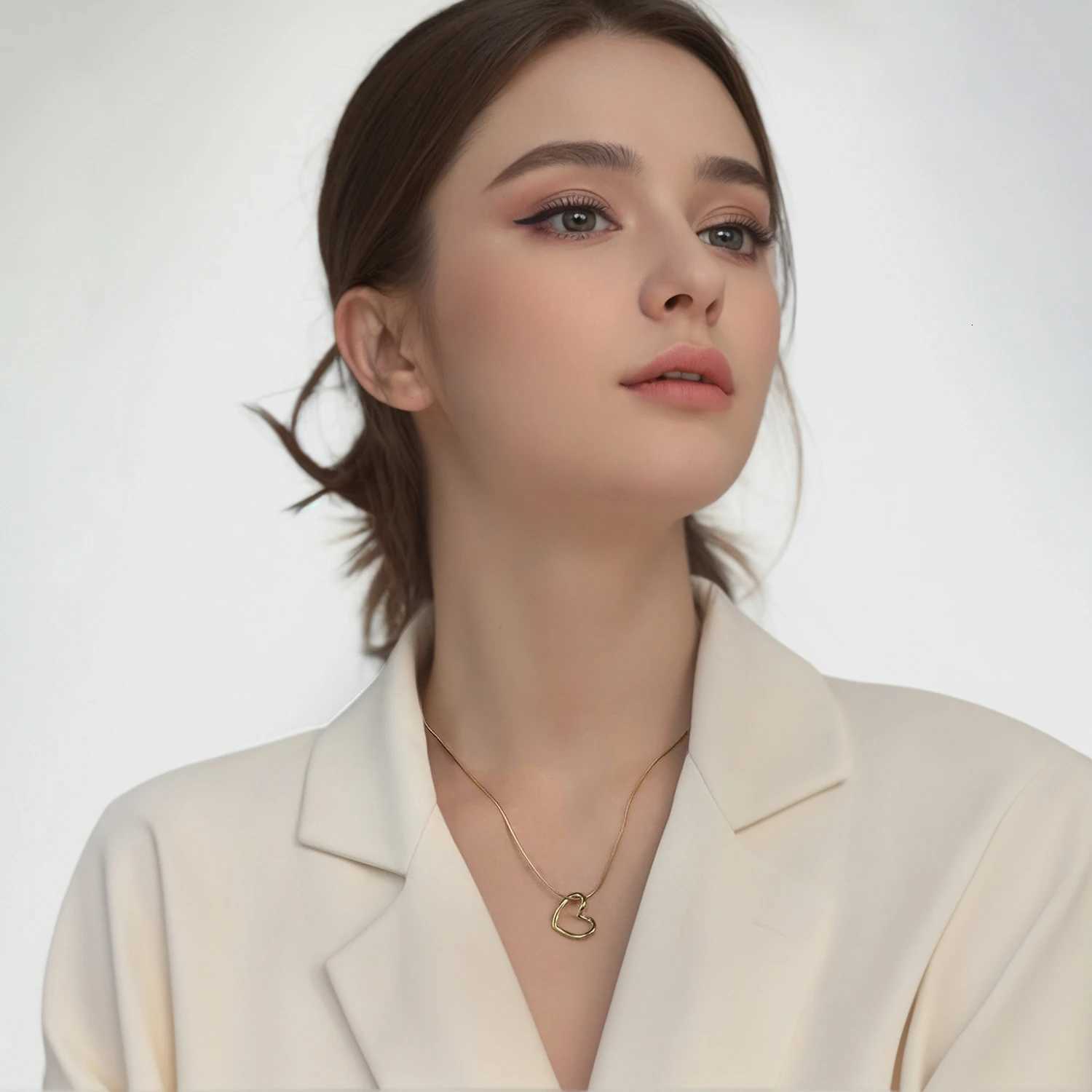 Dainty Gold Color Heat Pendant Collar Necklace Stainless Steel Exquisite Fashion Jewelry Best Gift for Her 2024 H260324 - view 3