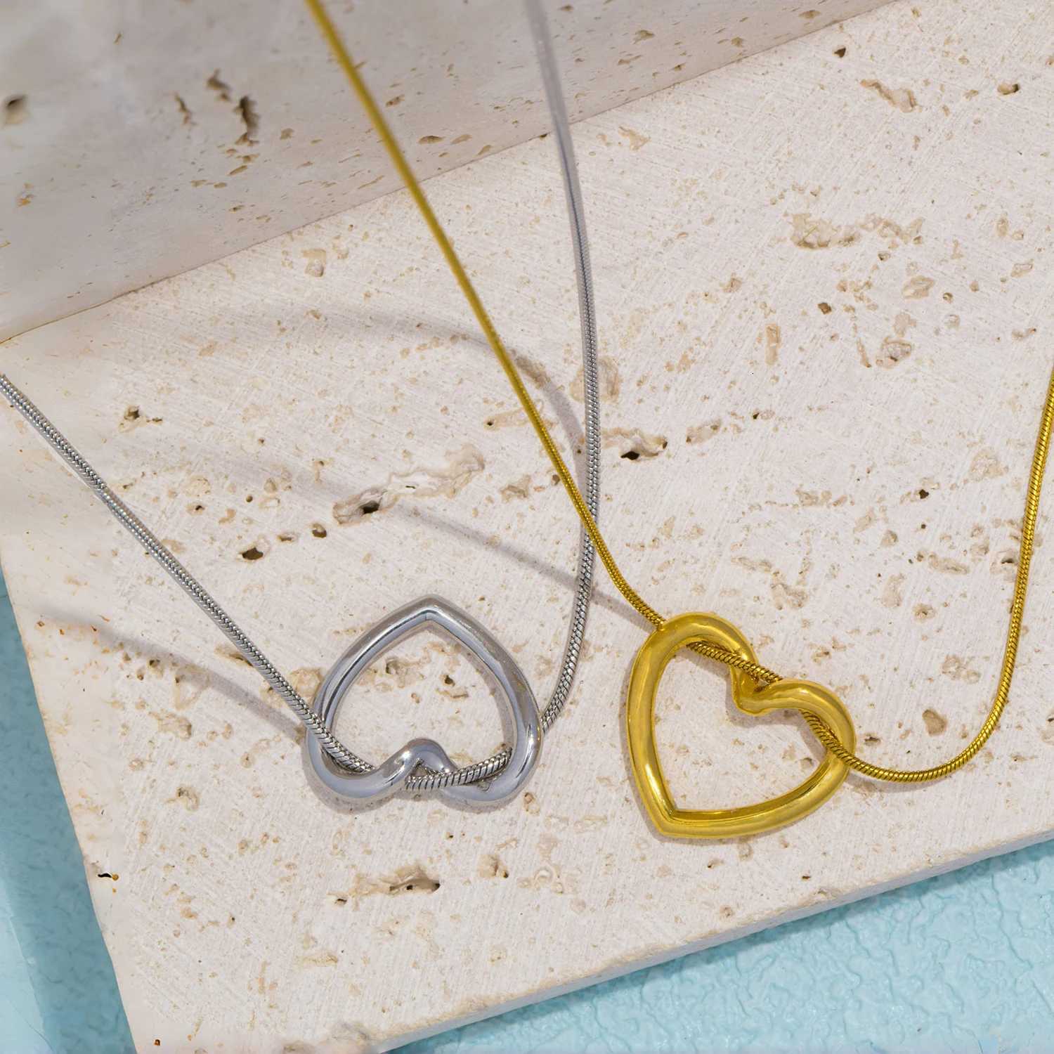 Dainty Gold Color Heat Pendant Collar Necklace Stainless Steel Exquisite Fashion Jewelry Best Gift for Her 2024 H260324 - view 4