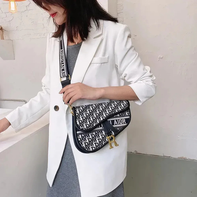 Shoulder Purse Handbag Fashion Crossbody Black Saddle Luxury Designer 2025 Womens Daily Hundreds Tote Bag