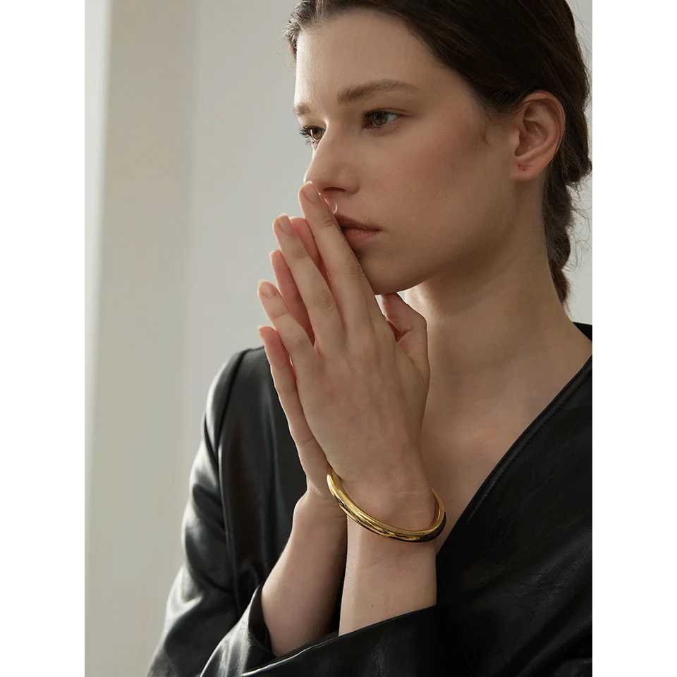 Yhpup 65mm Polished Textured Waterproof Stainless Steel Big Bangle Statement Glossy Minimalist Jewelry High Quality H260323 - view 5