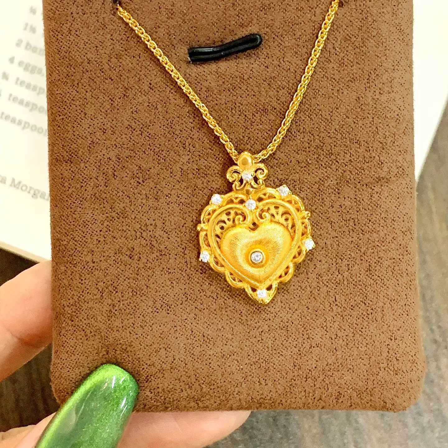 Luxury 24K 9999 Pure Gold real gold Womens wiredrawing drill heart-shaped pendant versatile hollow clavicle chain H260324 - view 4