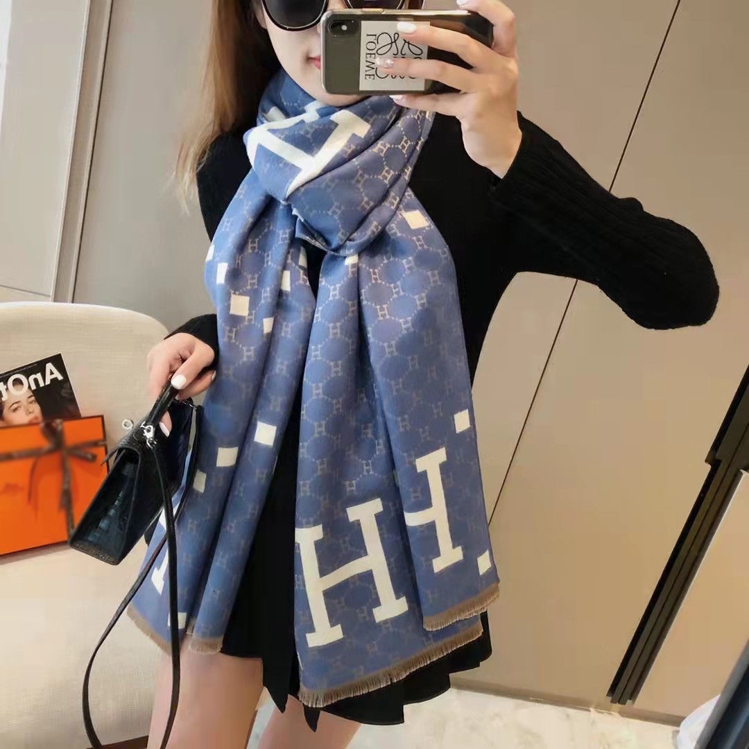 Women's Korean-style scarf with a cozy vibe, faux cashmere shawl, new autumn and winter warm outerwear, suitable for office naps and as a blanket