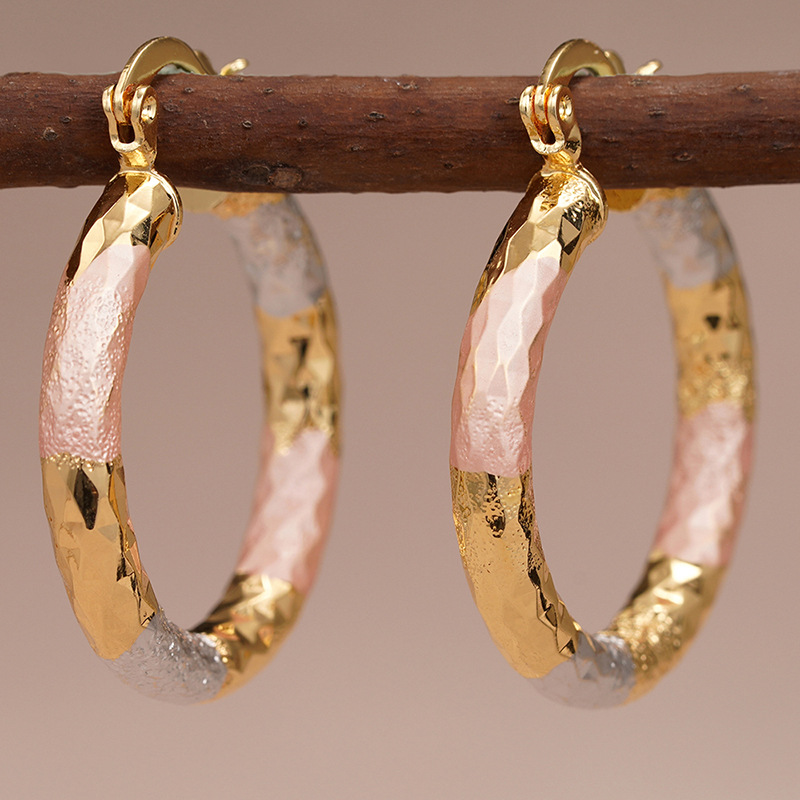 Gold Hoop Earrings for Women 14K Gold Plated Textured Chunky Hoop Earrings Hypoallergenic Large Circle Earrings Fashion Jewelry Gift
