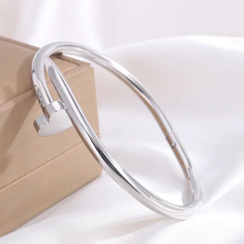 1Pcs Silver Stainless Steel Heart-shaped Women Advanced and Non Fading Titanium Steel Jewelry H260323 - view 3
