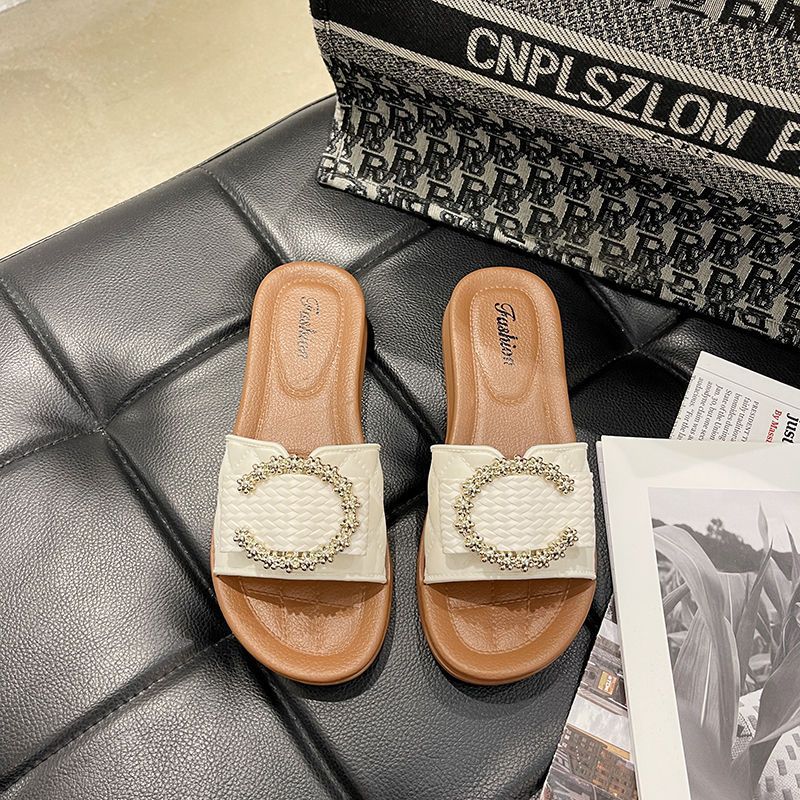 Free shipping designer slippers for womens flat sandals black green white Fashionable and versatile outdoor beach sandals