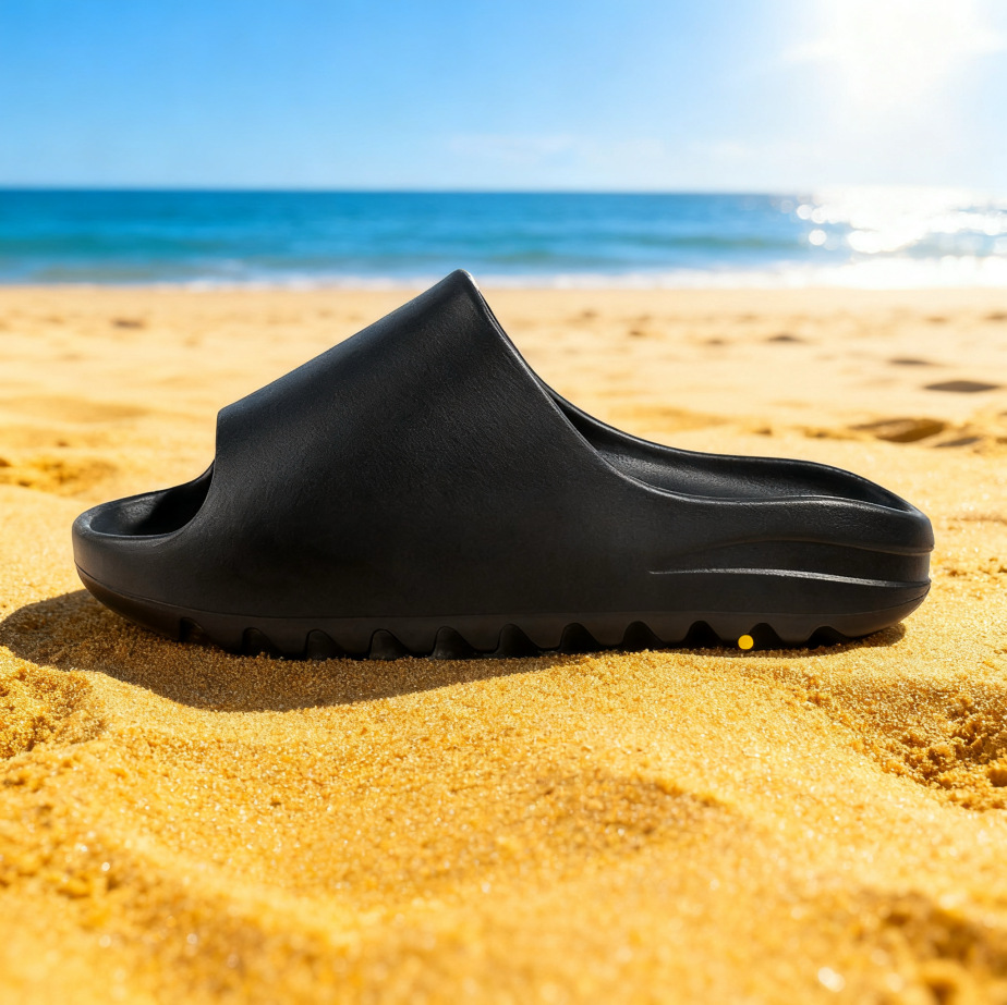 Hot new free shipping designer slippers for mens womens Thick slippers beige black green khaki Fashionable and versatile outdoor beach sandals