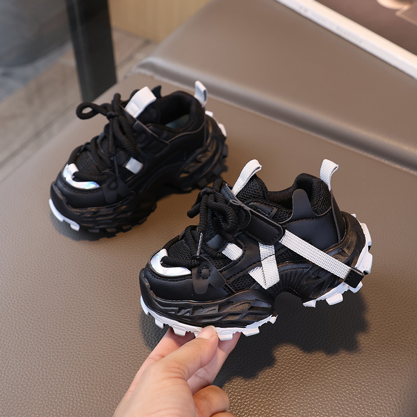 Kids Chunky Trainers Unisex Children's Fashion Sneakers Breathable Mesh Upper Rugged Non-Slip Sole Toddler Walking Shoes Trendy Kids Shoes Hiking