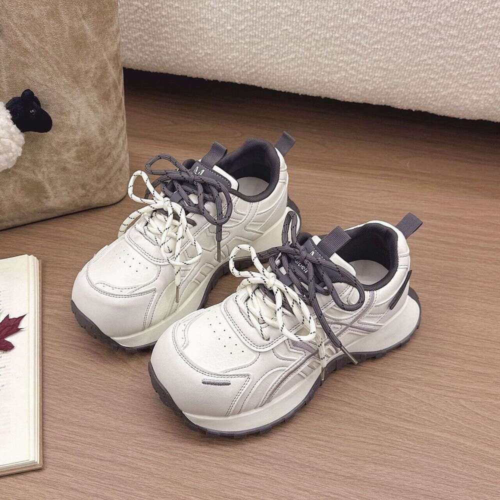 Retro dopamine brown thick-soled height-increasing dad with double shoelaces, versatile and lightweight casual women's shoes for spring 2026