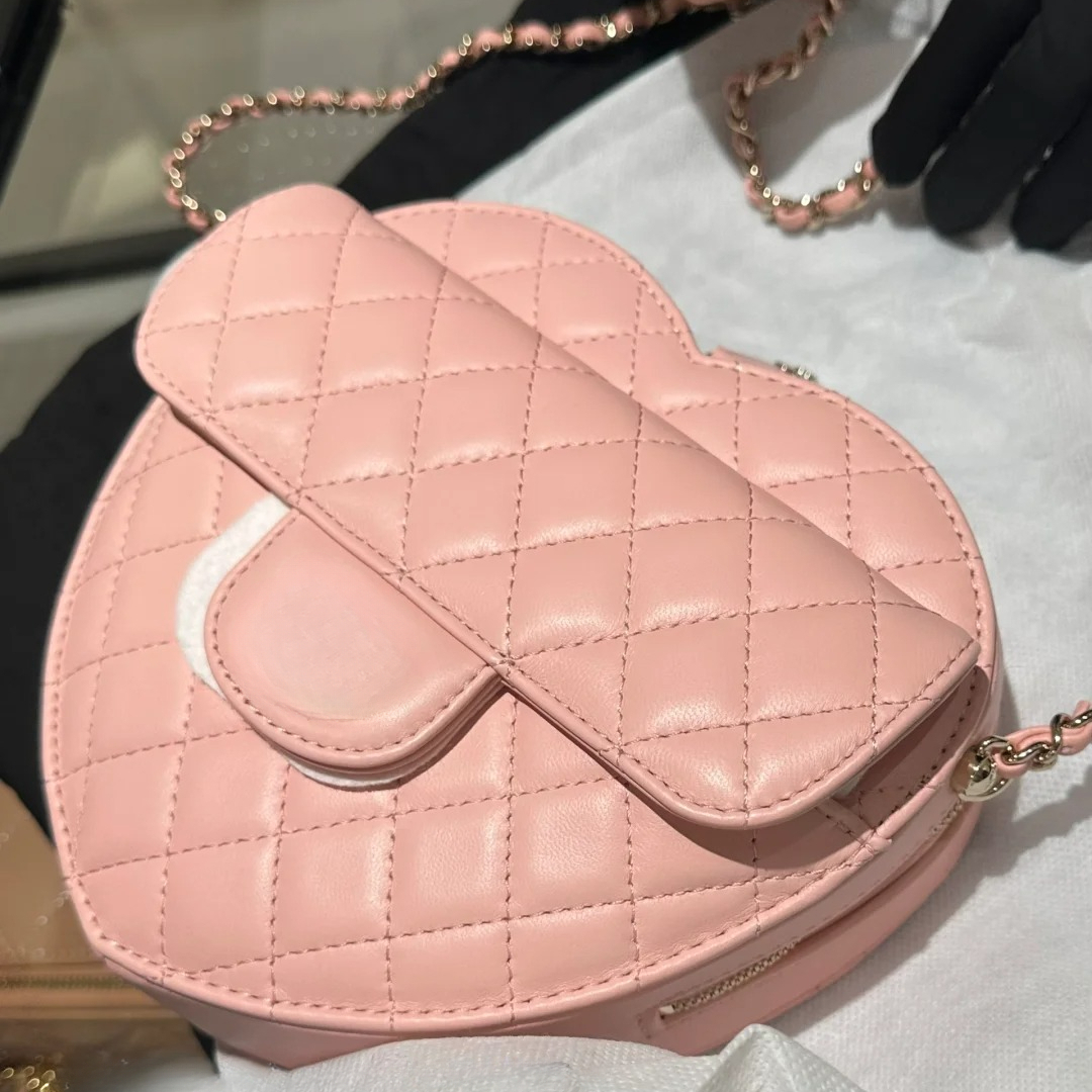 Heart Shape Mini Bag Women Quilted Leather Chain Crossbody Shoulder Bag Cute Unique Design Small Handbag Luxury Style