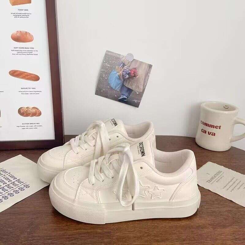 popular milky thick-soled white with stars, 2025 spring new round-toed versatile student sports sneakers