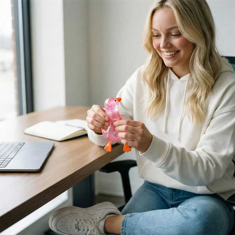 Cute Duck Squishy Glitter Pinching Slow Rebound Soft Pressure Ball Steel Pipe Venting Office Home Decor Kid Adult Birthday Gift H260324