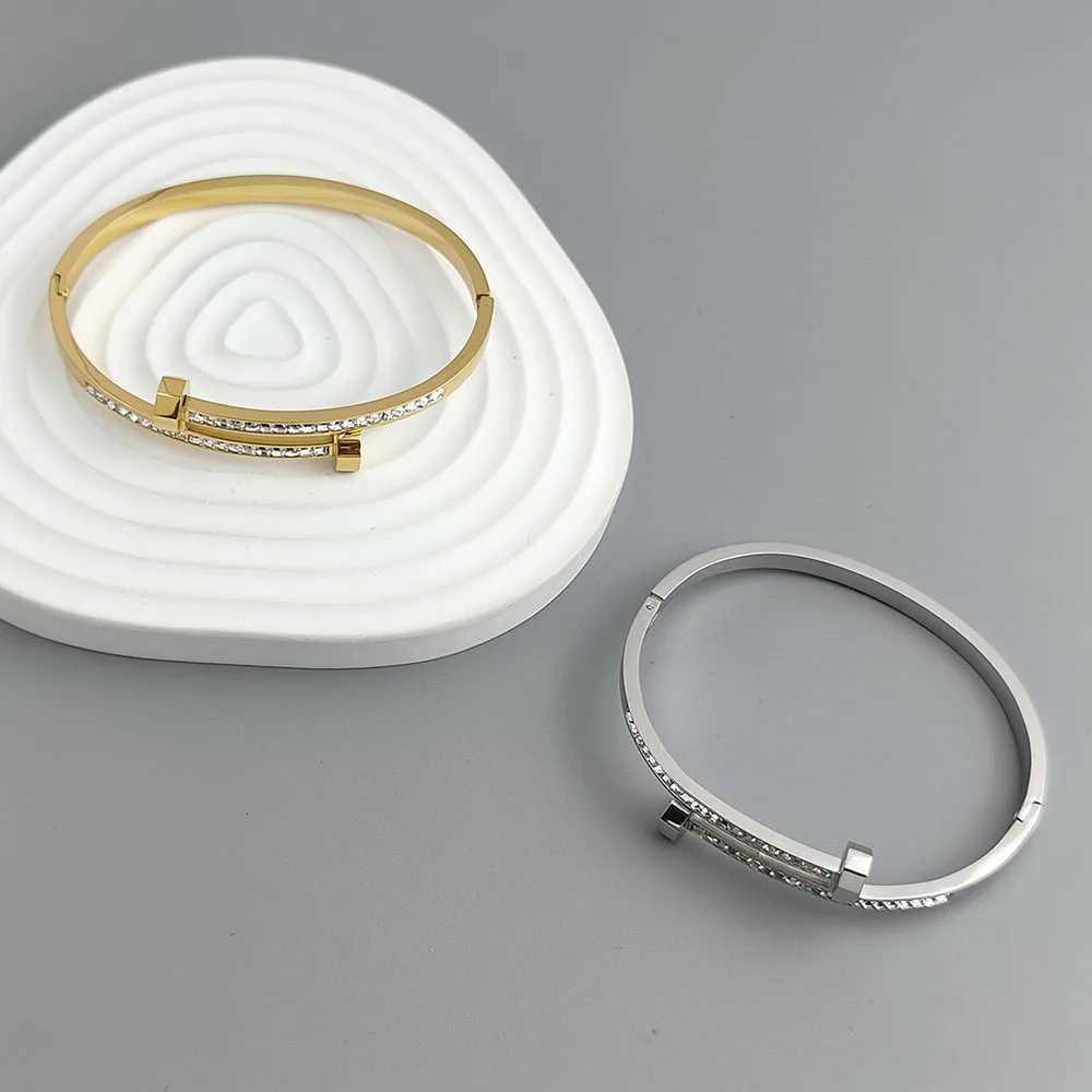 New zircon stainless steel gold-plated 18K high quality waterproof couple wife gift H260323 - view 6