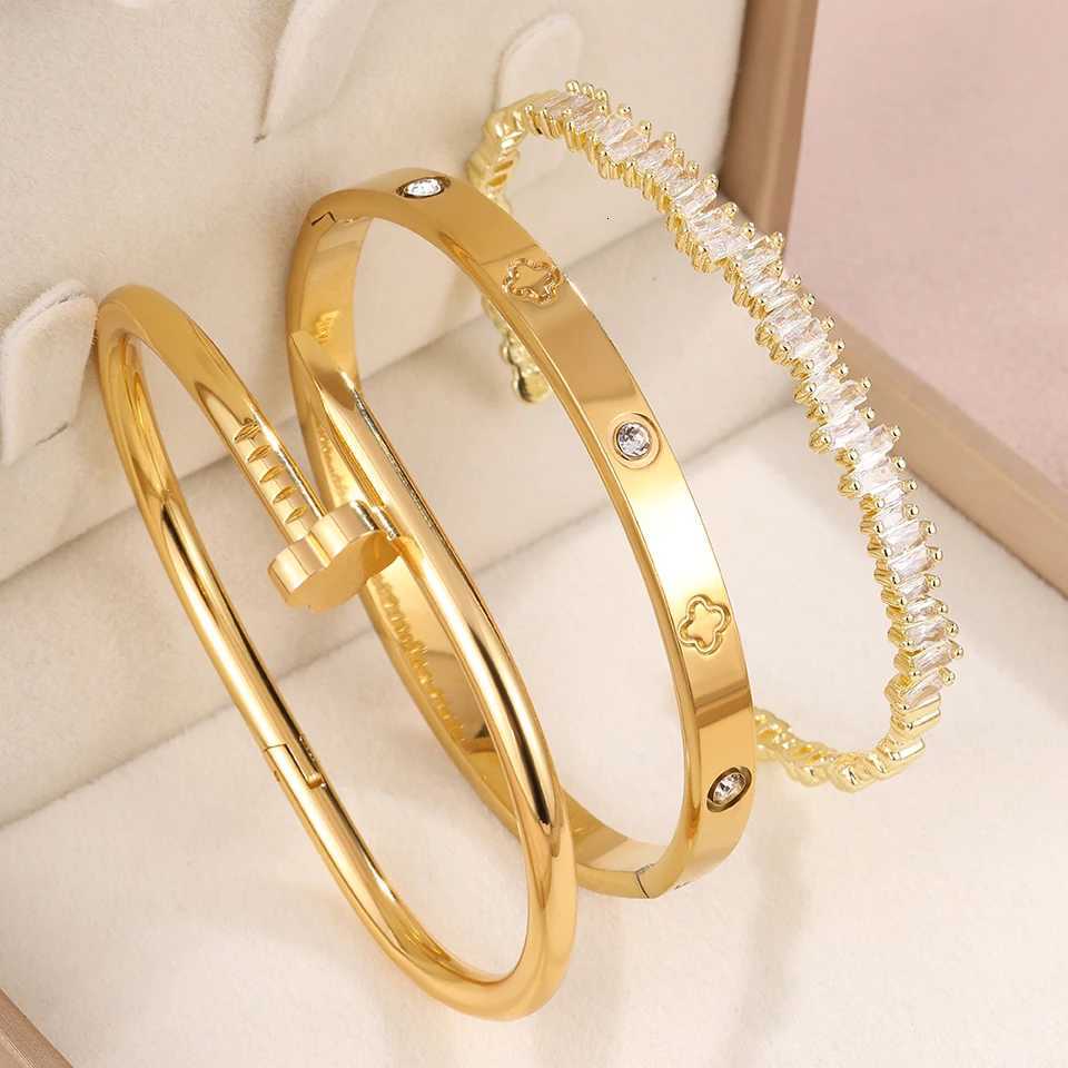 3PCSRomantic irregular zircon paired with flower-patterned stainless steel are perfect for ladies jewelry H260323