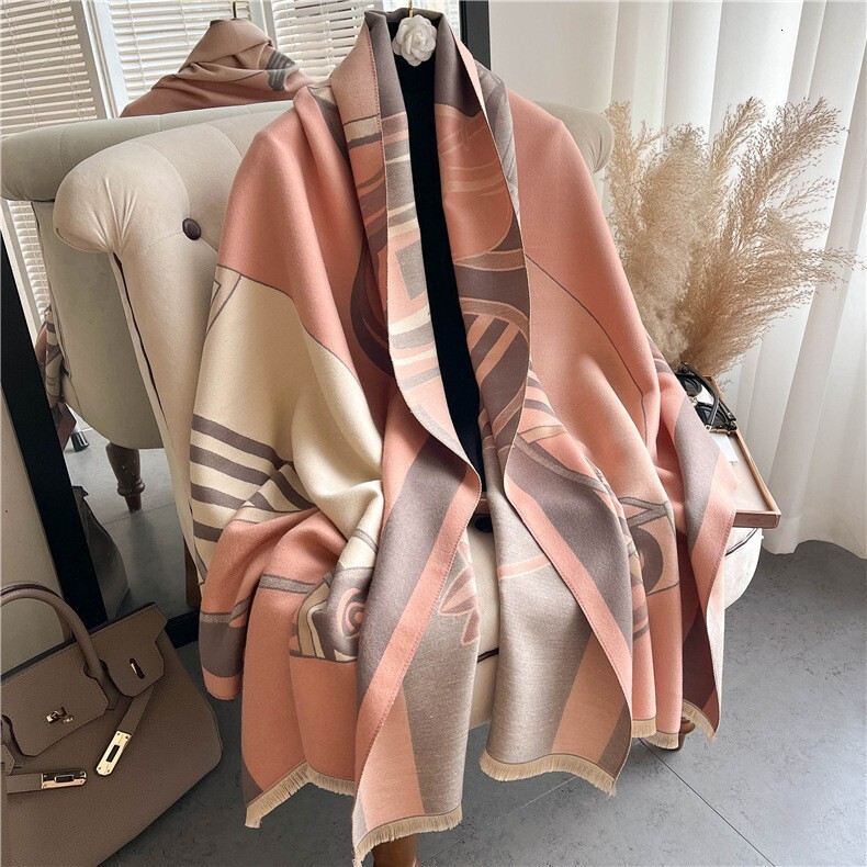 High-quality Women's Scarf Designer Shawl Luxurious Faux-sheepskin Scarf With Exquisite Touch Warm Neck Scarf Stylish And Elegant Accessory