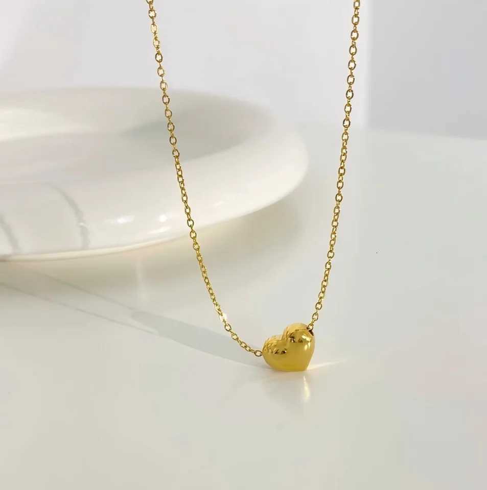 Fashion Minimalist 316L Stainless Steel Heart Shaped Pendant Necklace 18k Plated Gold Charm Jewelry Gift for Women H260324 - view 4