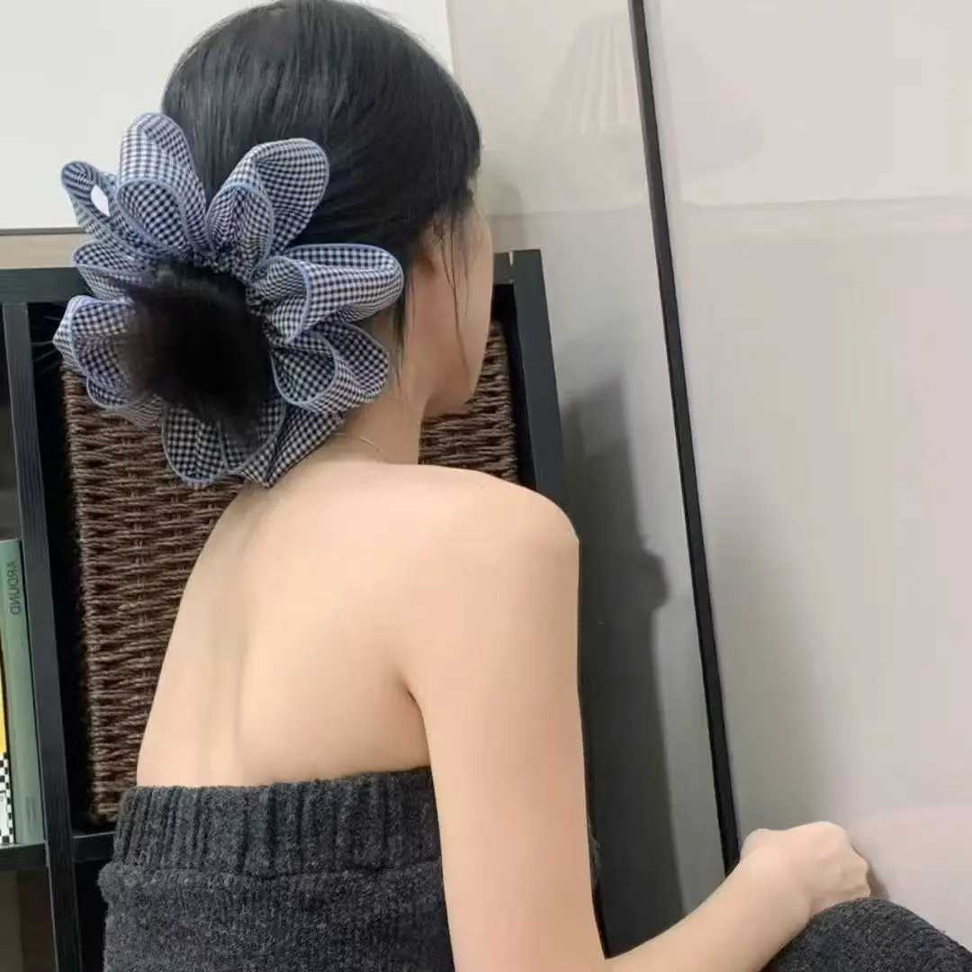1 Pcs Ladies Hair Scrunchies Korean Versatile Blue Plaid Flower Elastic Hair Bands Simple Versatile Hair Accessories For Girl H260324