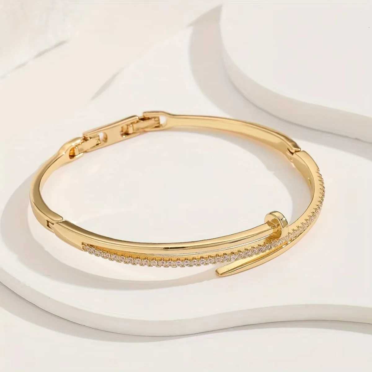 A Copper Inlaid Zircon Series Adjustable With A Sweet Romantic And Niche Design Perfect As A Gift For Girls H260323 - view 6