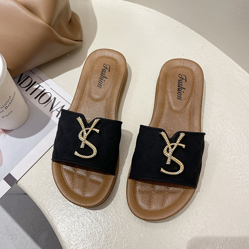 Free shipping designer slippers for womens flat sandals black green white Fashionable and versatile outdoor beach sandals