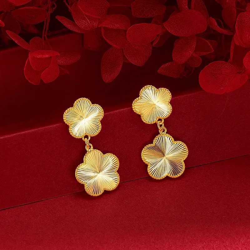 Women 9999 24K Real Gold Light Luxury Super Flash Plum Blossom Set Fashionable Female Plum Blossom Necklace Earring Set H260324 - view 4