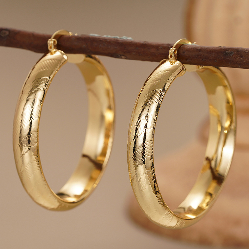 Gold Hoop Earrings for Women 14K Gold Plated Textured Chunky Hoop Earrings Hypoallergenic Large Circle Earrings Fashion Jewelry Gift