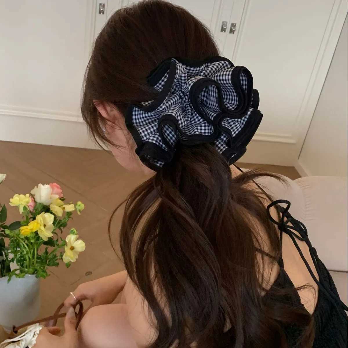 1pc Retro fashion black and white checkered large intestine hair tie ins sweet pleated oversized flower bud hair band H260324