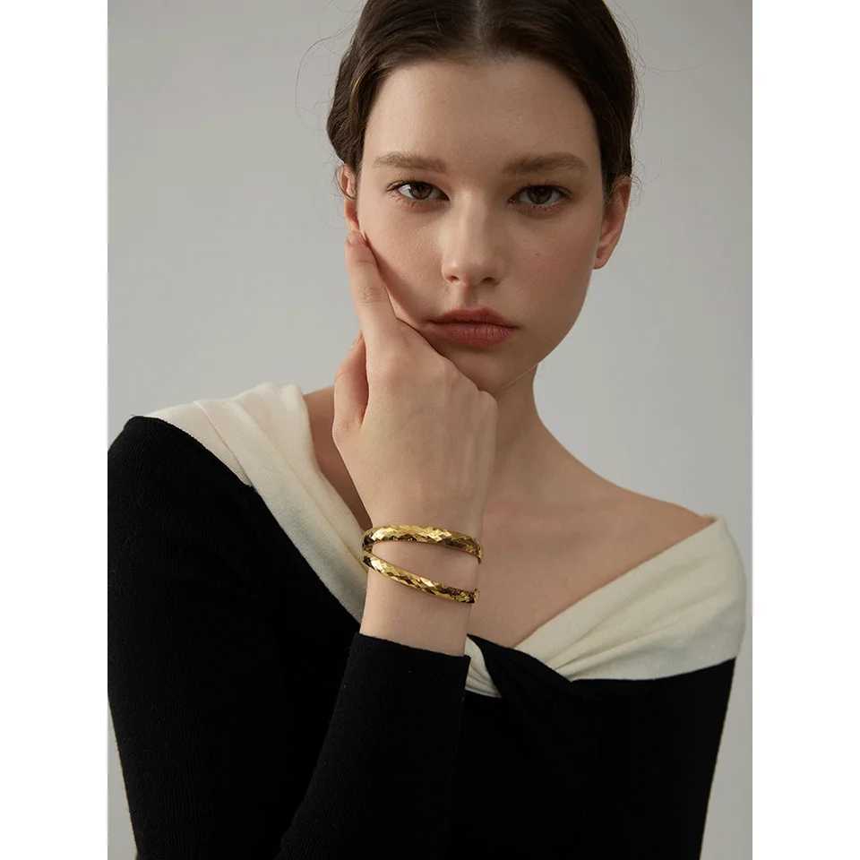 Yhpup 60mm 316l Stainless Steel Round Texture Bangle Gold Silver Color Metal Waterproof Wrist Jewelry Bijoux Gift H260323 - view 3