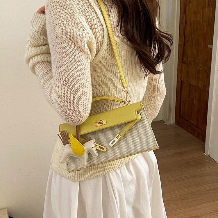 Niche design high-quality handbag for women, 2026 spring new model, exquisite light luxury versatile shoulder and crossbody bag
