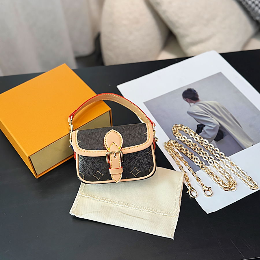 Keychain Bag Chain Keychain Car Keychain Fashionable Letters Handmade Leather Keychain Men And Women Bag Pendant Accessories
