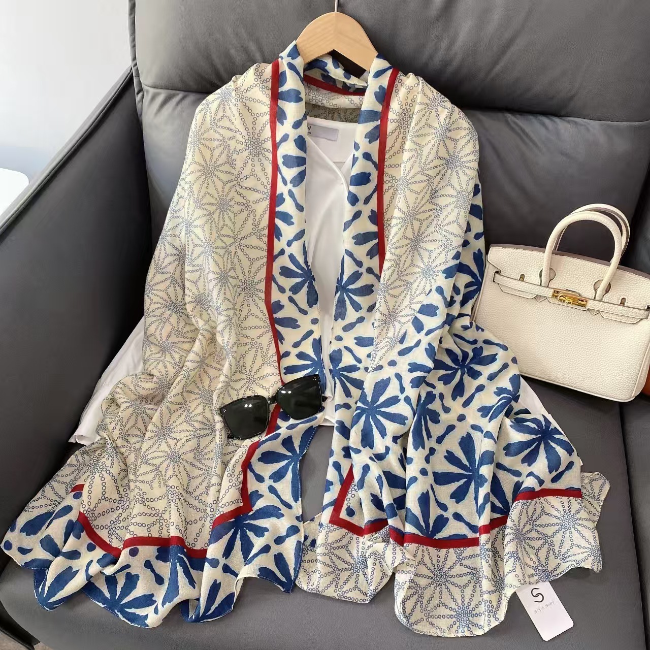 Soft-textured Geometric Pattern Women's Scarf Headscarf Fashionable Multi-functional Beach Towel In A Resort Style Designer Scarf