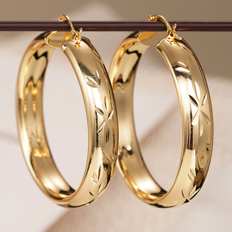 Gold Hoop Earrings for Women 14K Gold Plated Textured Chunky Hoop Earrings Hypoallergenic Large Circle Earrings Fashion Jewelry Gift
