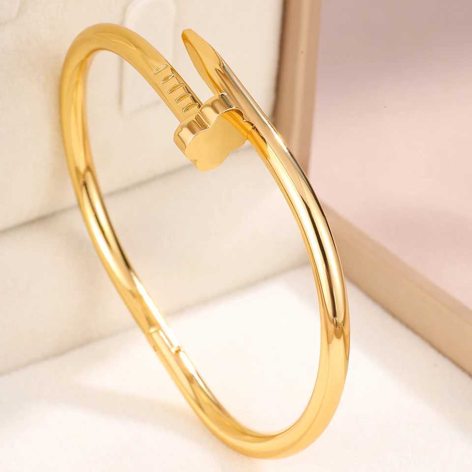 3PCSRomantic irregular zircon paired with flower-patterned stainless steel are perfect for ladies jewelry H260323 - view 5