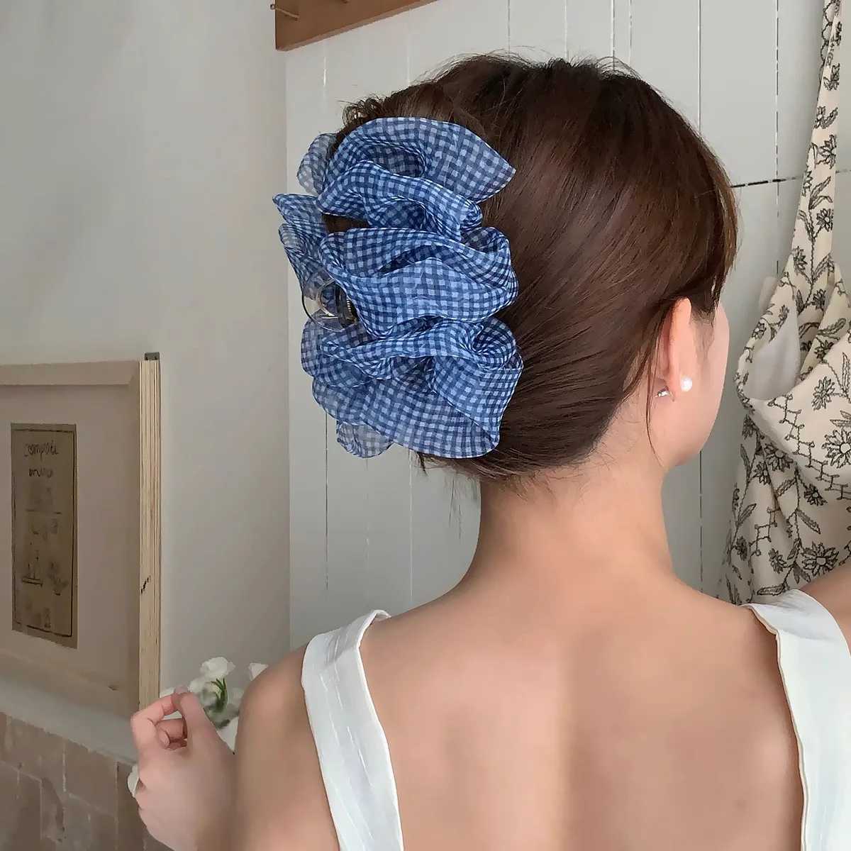 Plaid Blue Seersucker Hair Clip for Woman Elegant Temperament Shark Clip Fashion Girl Back of The Head Ponytail Clip Hair Clamp H260324