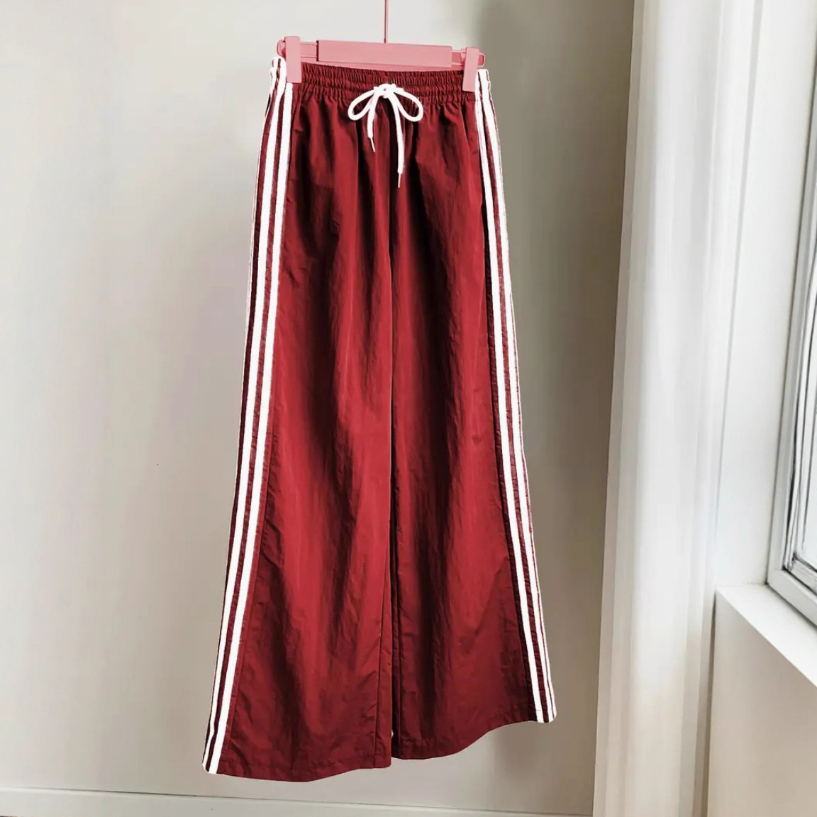2025 American casual summer new vintage four-stripe sports with high waist and drawstring design, slimming wide-leg pants