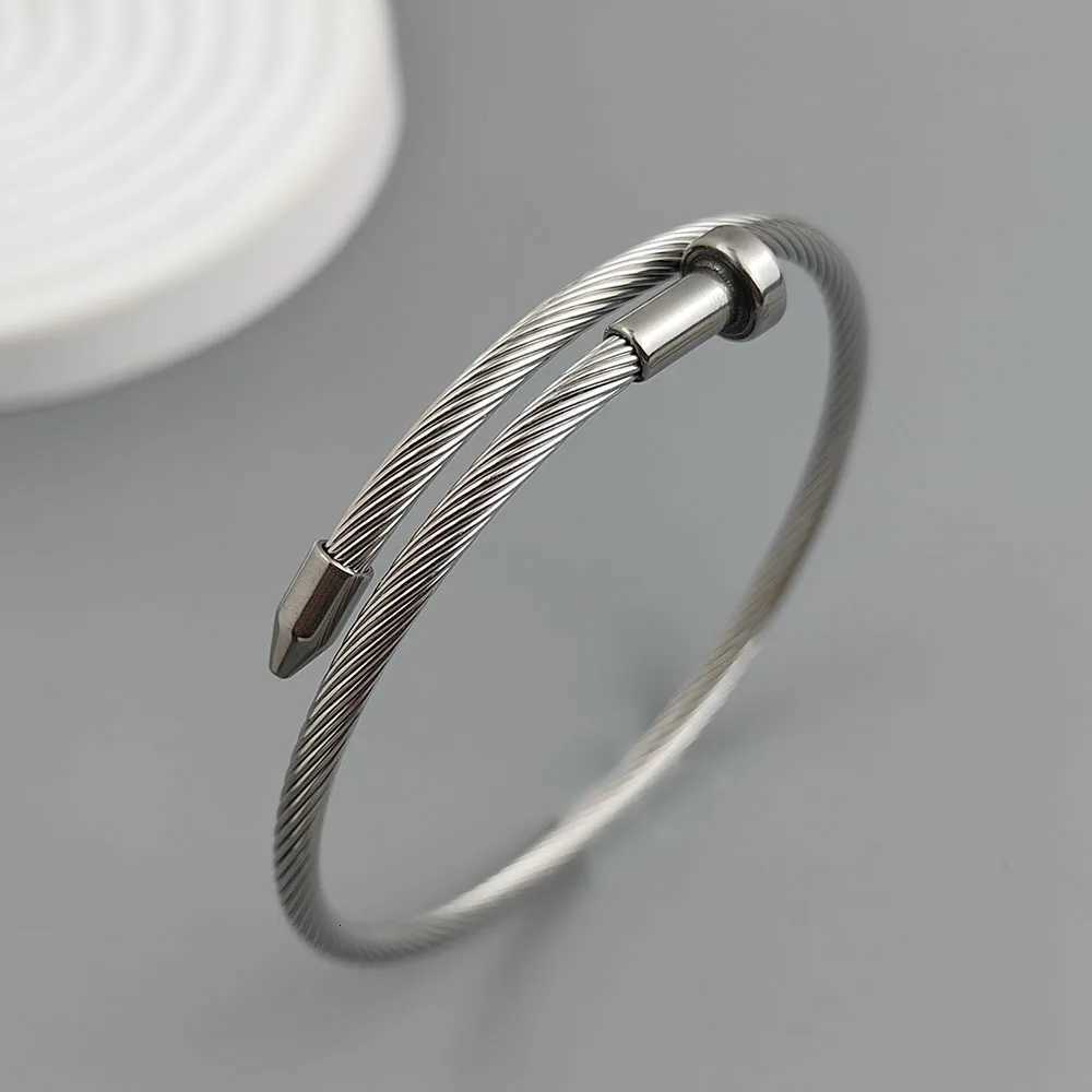Charming gold-plated 18K stainless steel thorn womens high quality waterproof jewelry wedding party gift H260323 - view 4