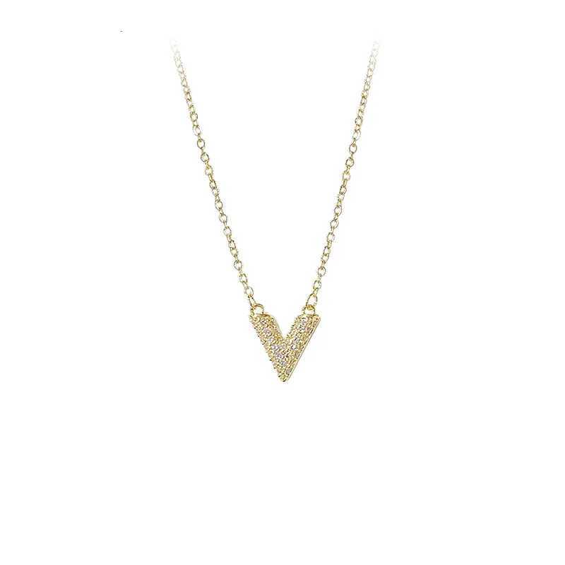New Personality Fashion Necklaces Jewelry for Women Exquisite Mirco Crystal Letter V Clavicle Chain Pendant Necklaces Gifts H260324 - view 4
