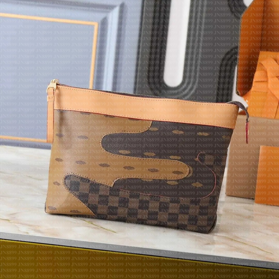 Luxury Designer Bag Zipper Clutch Bag Men Fashion Casual Women Voyage Souple Bag Toilette Cosmetic Bag Totes Handbag Wallet Top Quality Pouch Purse Pochette