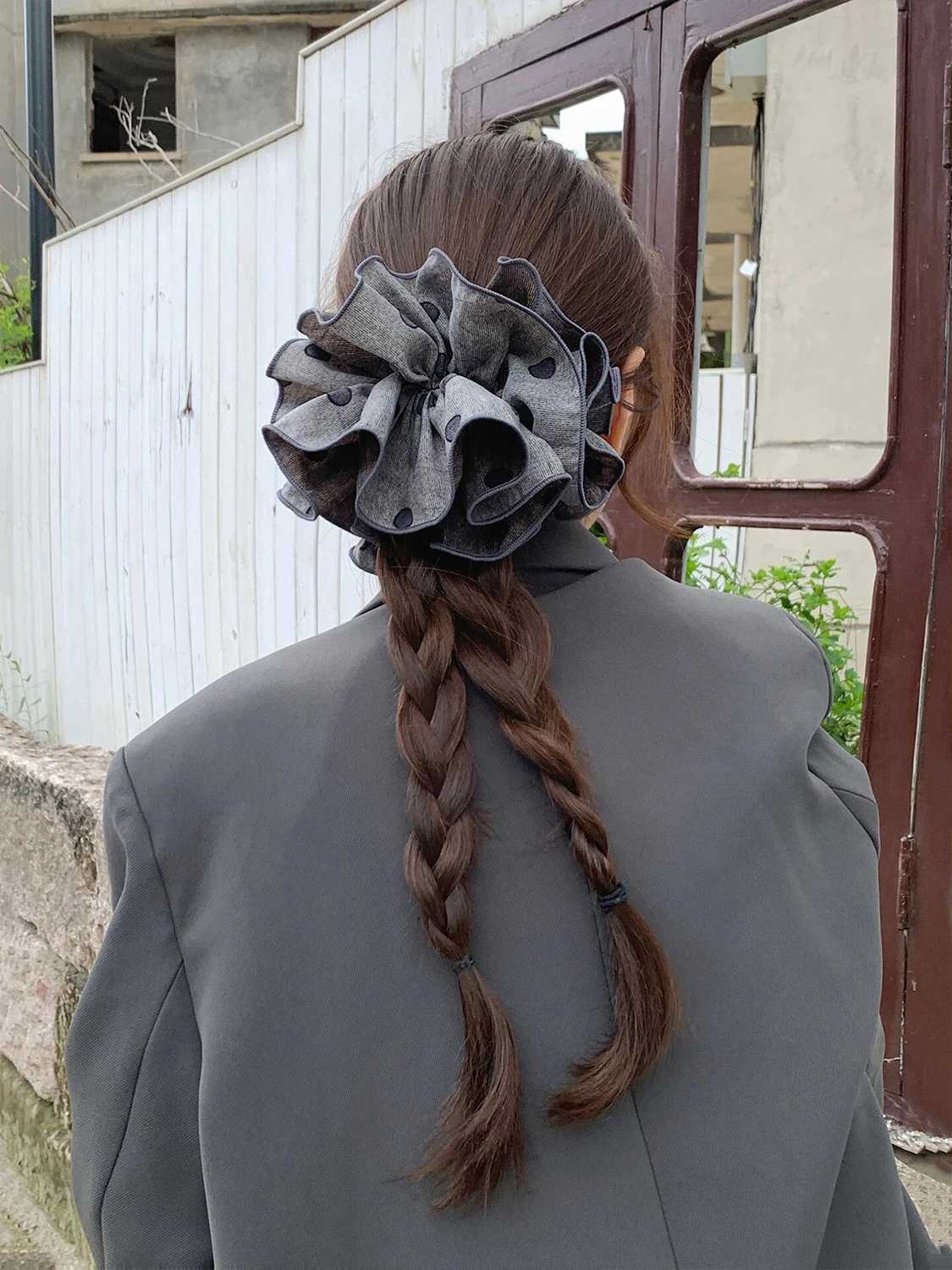 1pc Korean-style gray sweet polka dot fabric fashion skirt-shaped large scrunchie 2025 new French-style elegant hair tie H260324