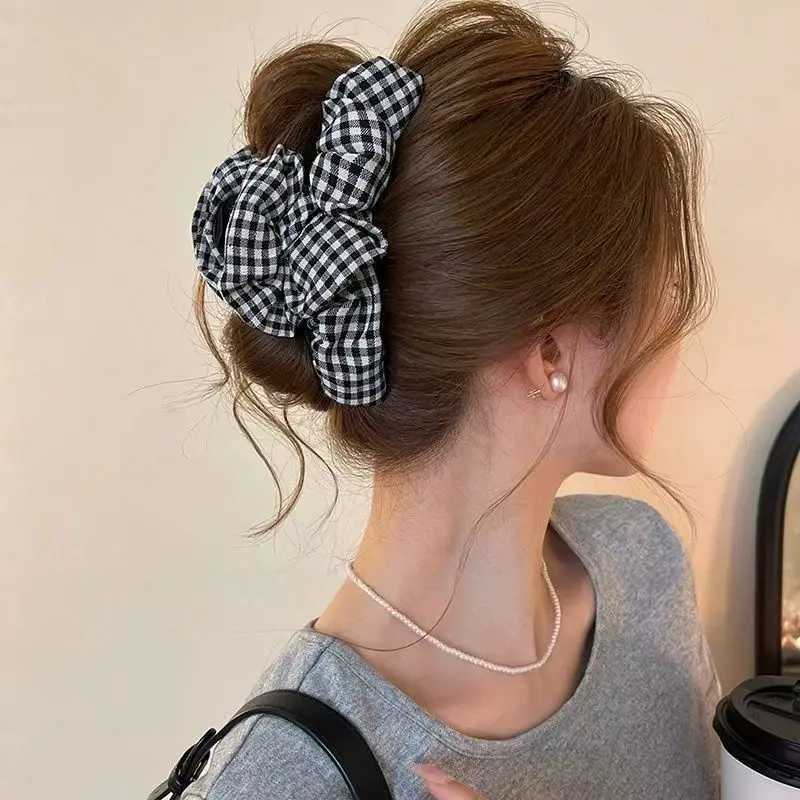 1pc Korean-style minimalist black and white checkered bubble hair clip accessory new artistic and high-end shark clip hairpin H260324